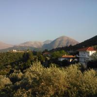 η εκκλησια και το Σχολειου του χωριου μας