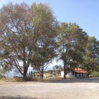 Το γήπεδο της Αυλώνας και το αγροτικό ιατρείο