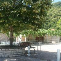 Η πλατεια του χωριου